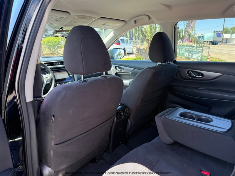 Used 2015 Nissan Rogue SV w/ SV Premium Package AWD/4WD image 13