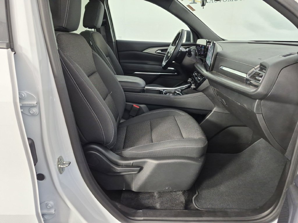 Certified 2026 Chevrolet Traverse LT FWD image 37