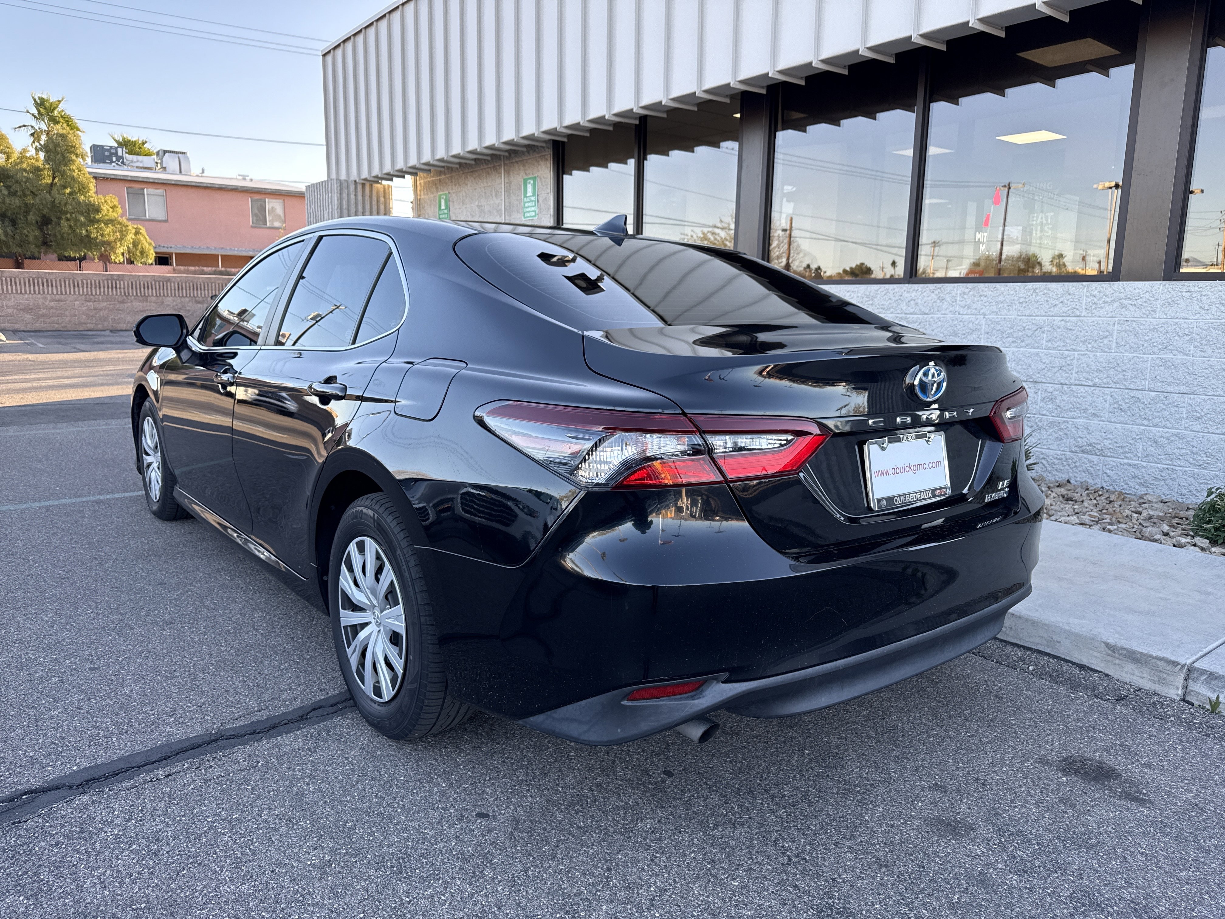 Used 2022 Toyota Camry LE image 8
