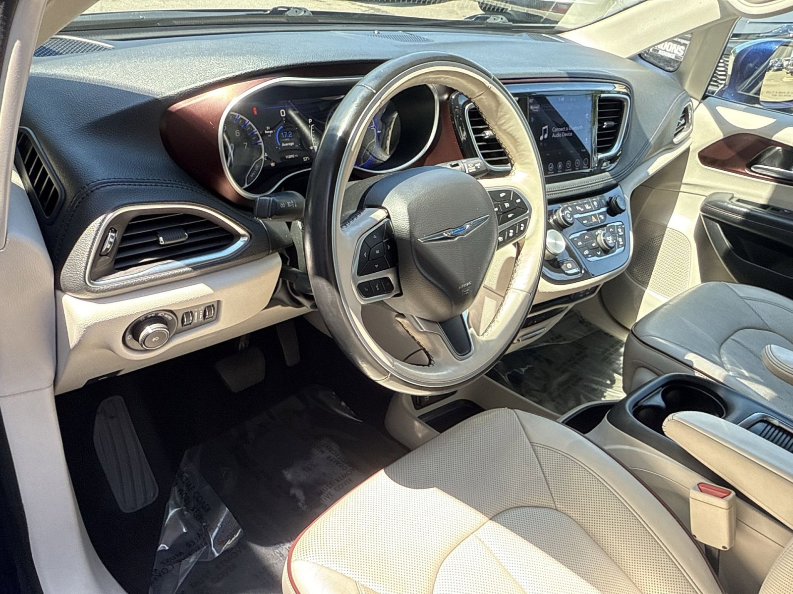 Used 2019 Chrysler Pacifica Limited w/ Advanced Safetytec Group FWD image 15