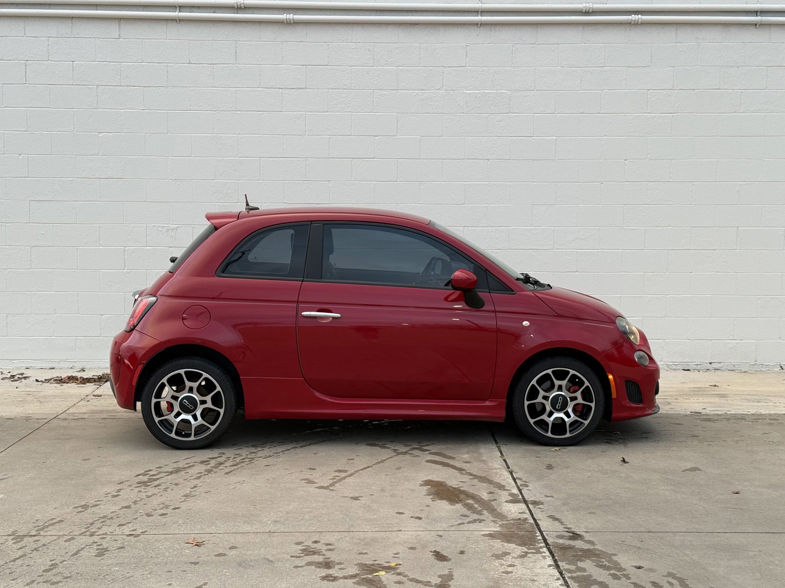 Used 2013 FIAT 500 Turbo w/ Beats Audio Pkg FWD image 8