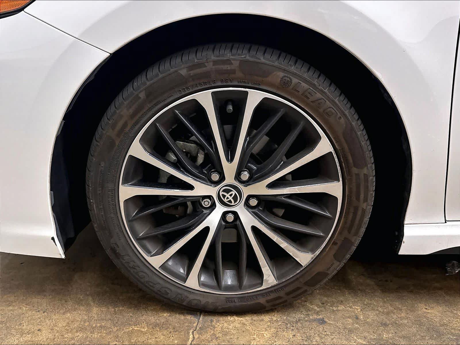 Used 2020 Toyota Camry SE FWD image 12