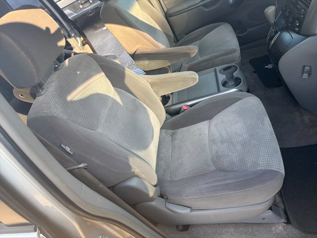 Used 2010 Toyota Sienna LE FWD image 14
