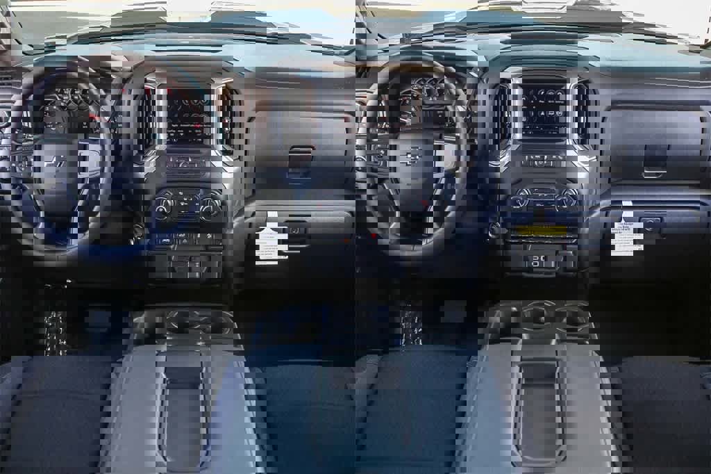 Used 2025 Chevrolet Silverado 1500 Custom Trail Boss w/ Dark Appearance Package image 12