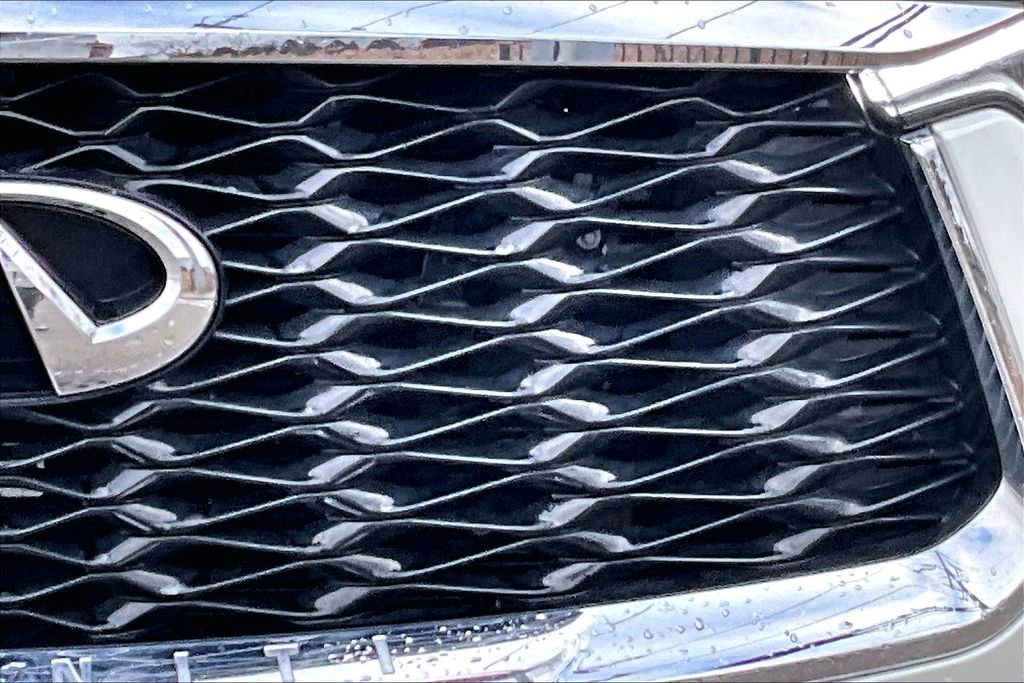 Certified 2025 INFINITI QX60 Sensory image 11