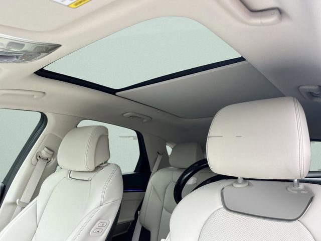 Used 2026 Genesis GV70 2.5T Select image 26