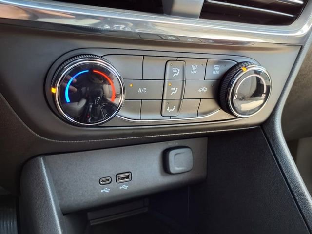 Certified 2025 Buick Encore GX Preferred w/ Advanced Technology Package image 32