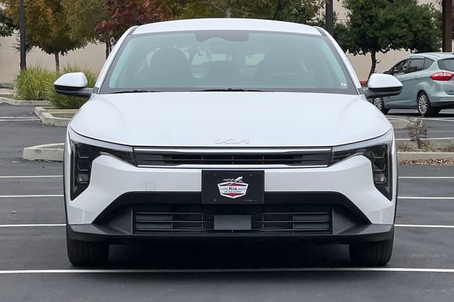 New 2025 Kia K4 LX image 9