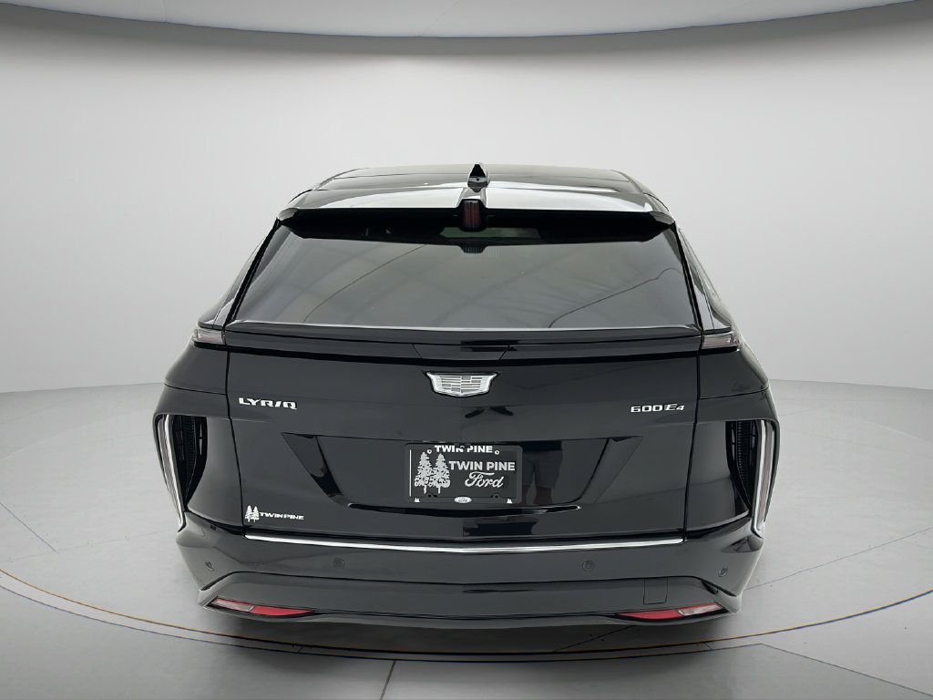 Used 2024 Cadillac Lyriq Tech AWD/4WD image 7