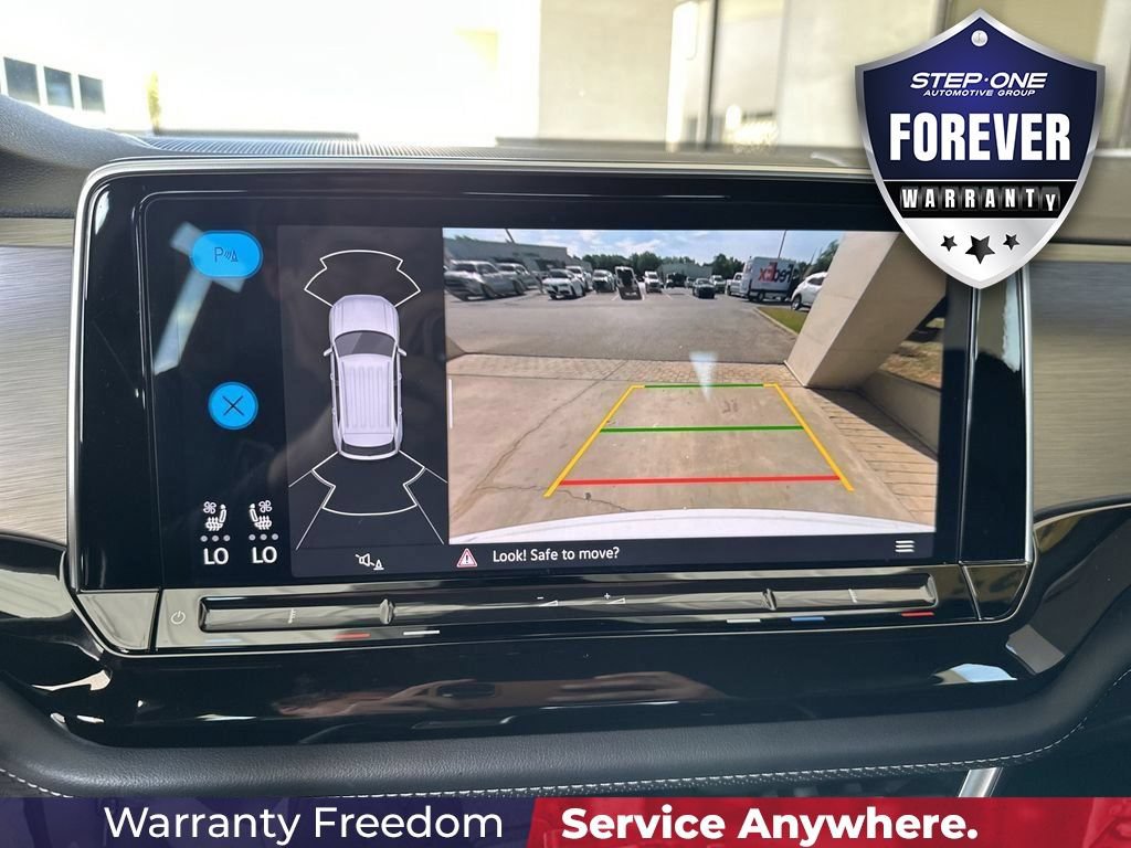 Used 2025 Volkswagen Atlas Cross Sport SE FWD image 27