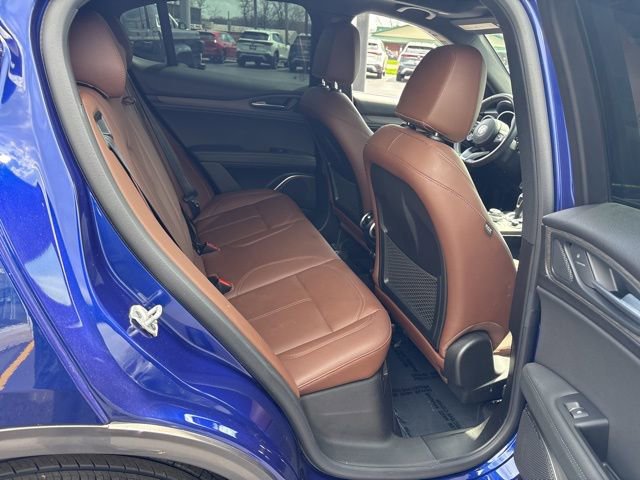 Used 2022 Alfa Romeo Stelvio Ti image 11