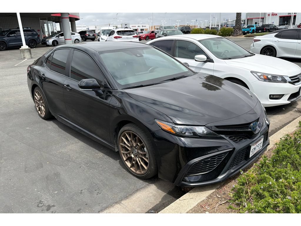 Used 2023 Toyota Camry SE w/ Convenience Package FWD image 2