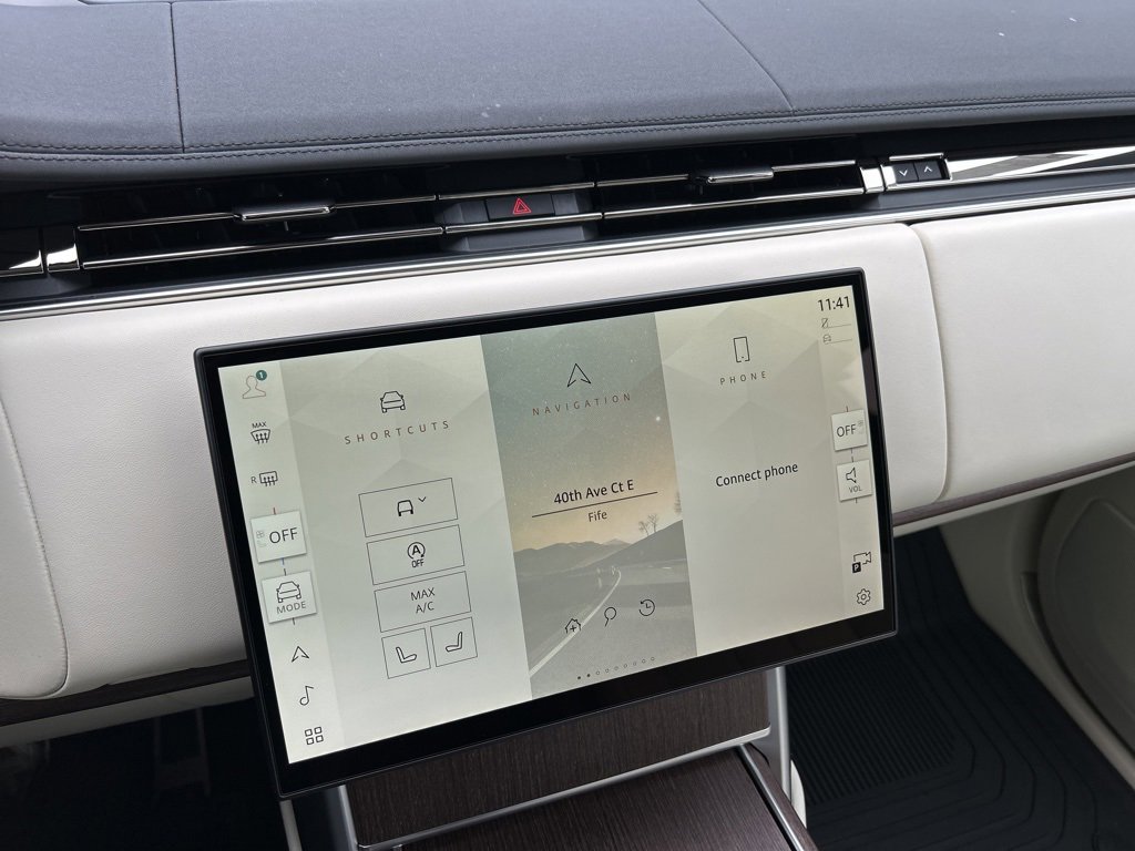 New 2025 Land Rover Range Rover SE image 25