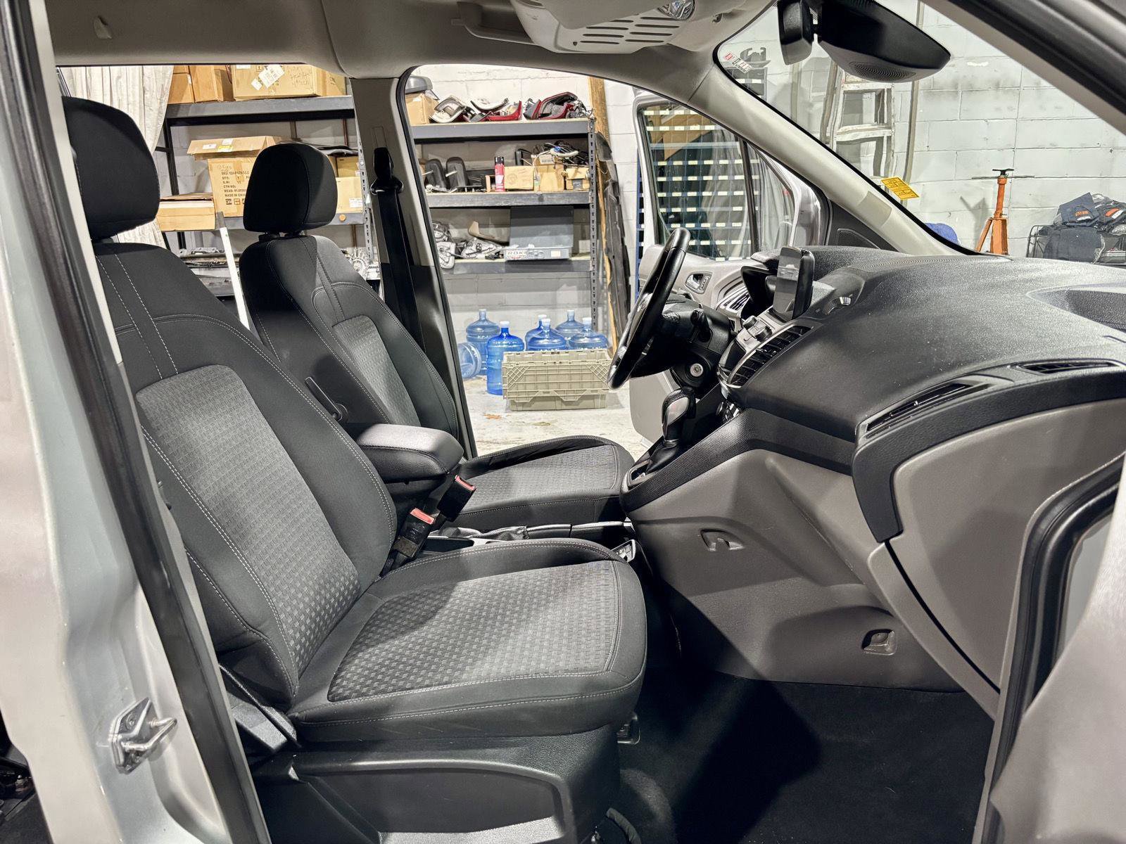 Used 2019 Ford Transit Connect XLT w/ Driver-Assist Package image 7