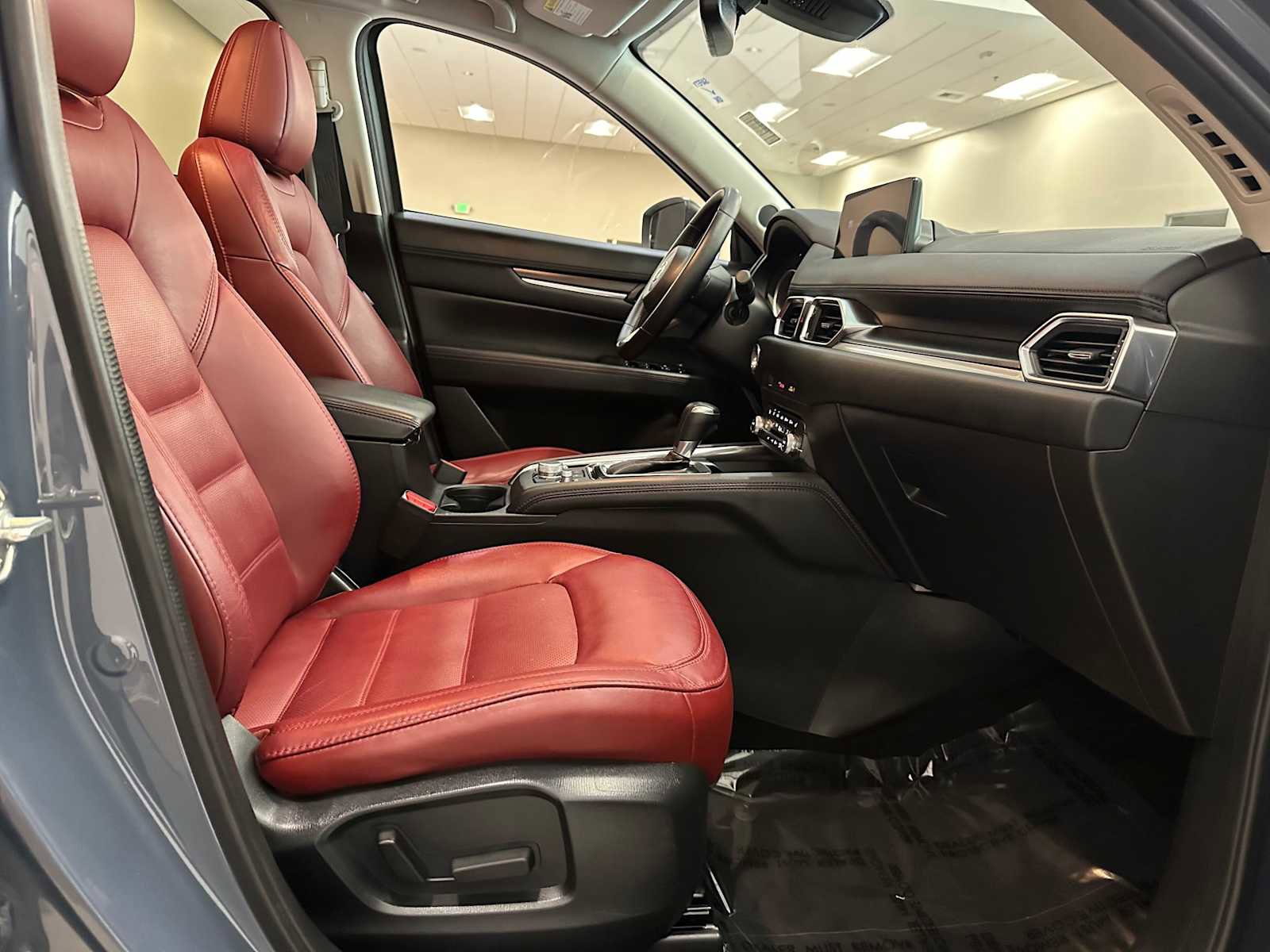 Used 2023 MAZDA CX-5 Carbon Edition image 28