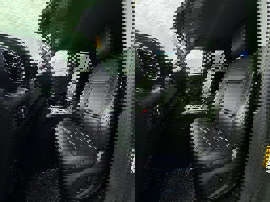 Used 2023 Ford Explorer XLT w/ Equipment Group 202A image 27