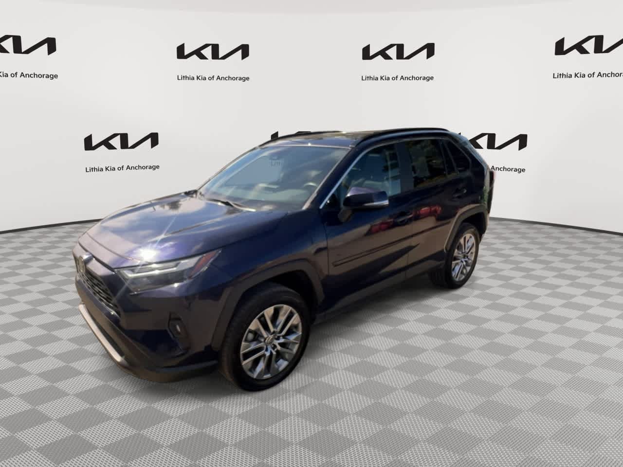 Used 2023 Toyota RAV4 XLE Premium AWD/4WD image 4