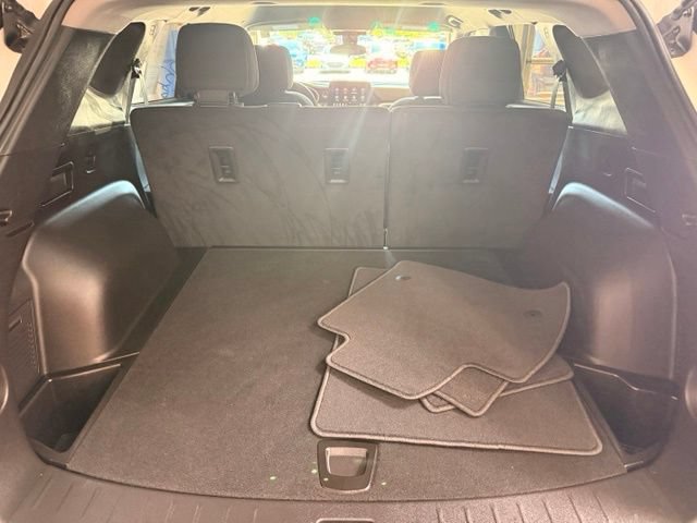 Used 2024 Chevrolet Blazer LT FWD image 18