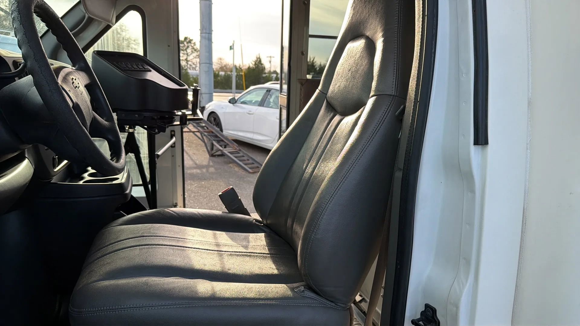 Used 2004 Chevrolet Express 3500 w/ School Bus Package image 10