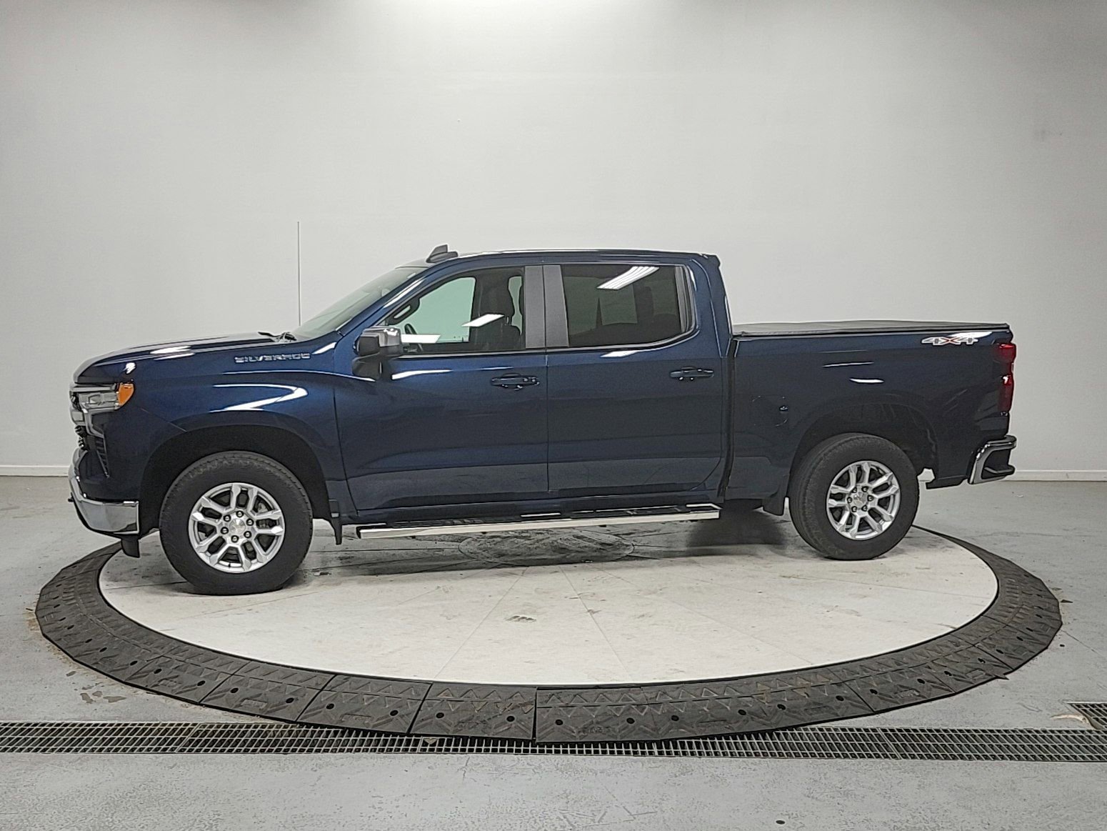 Used 2023 Chevrolet Silverado 1500 LT image 4