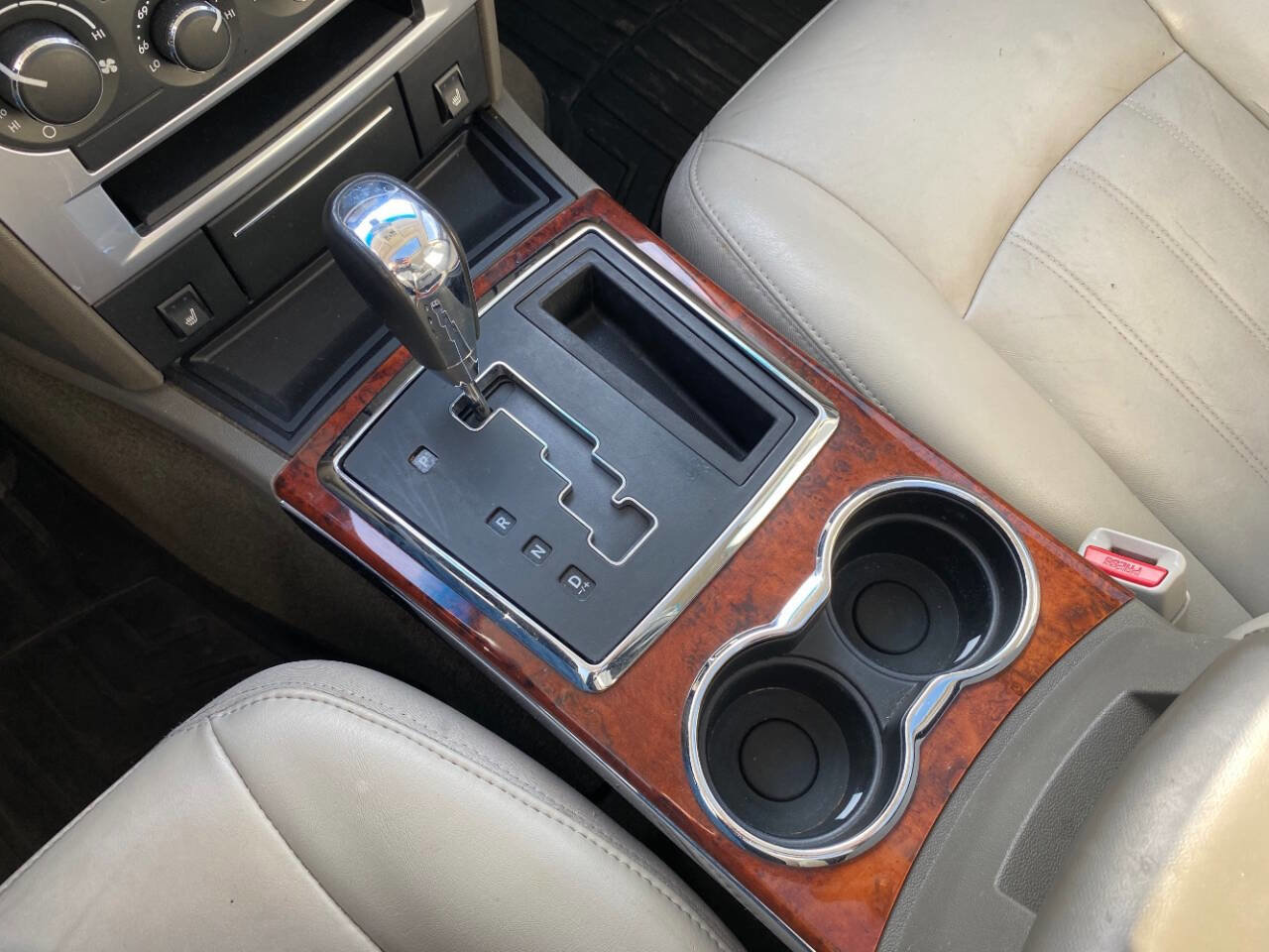 Used 2008 Chrysler 300 C w/ Protection Group II image 40