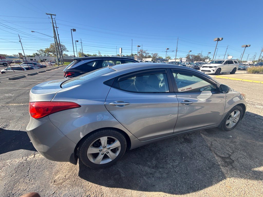 Used 2013 Hyundai Elantra GLS w/ Preferred Pkg FWD image 2