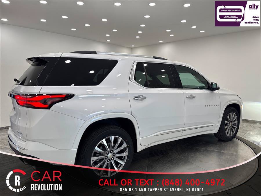 Used 2023 Chevrolet Traverse Premier FWD image 6