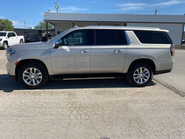 Used 2024 Chevrolet Suburban Premier AWD/4WD image 3