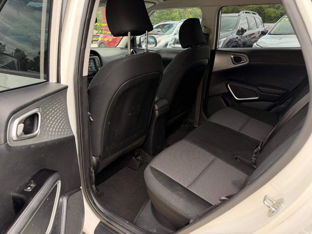 Used 2021 Kia Soul LX FWD image 6