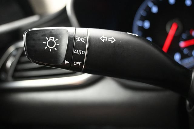 Used 2021 Genesis G70 2.0T RWD image 24