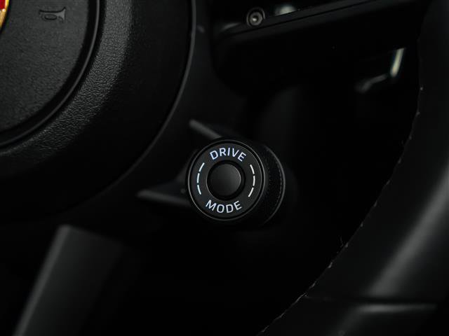 Certified 2025 Porsche Macan Turbo image 20