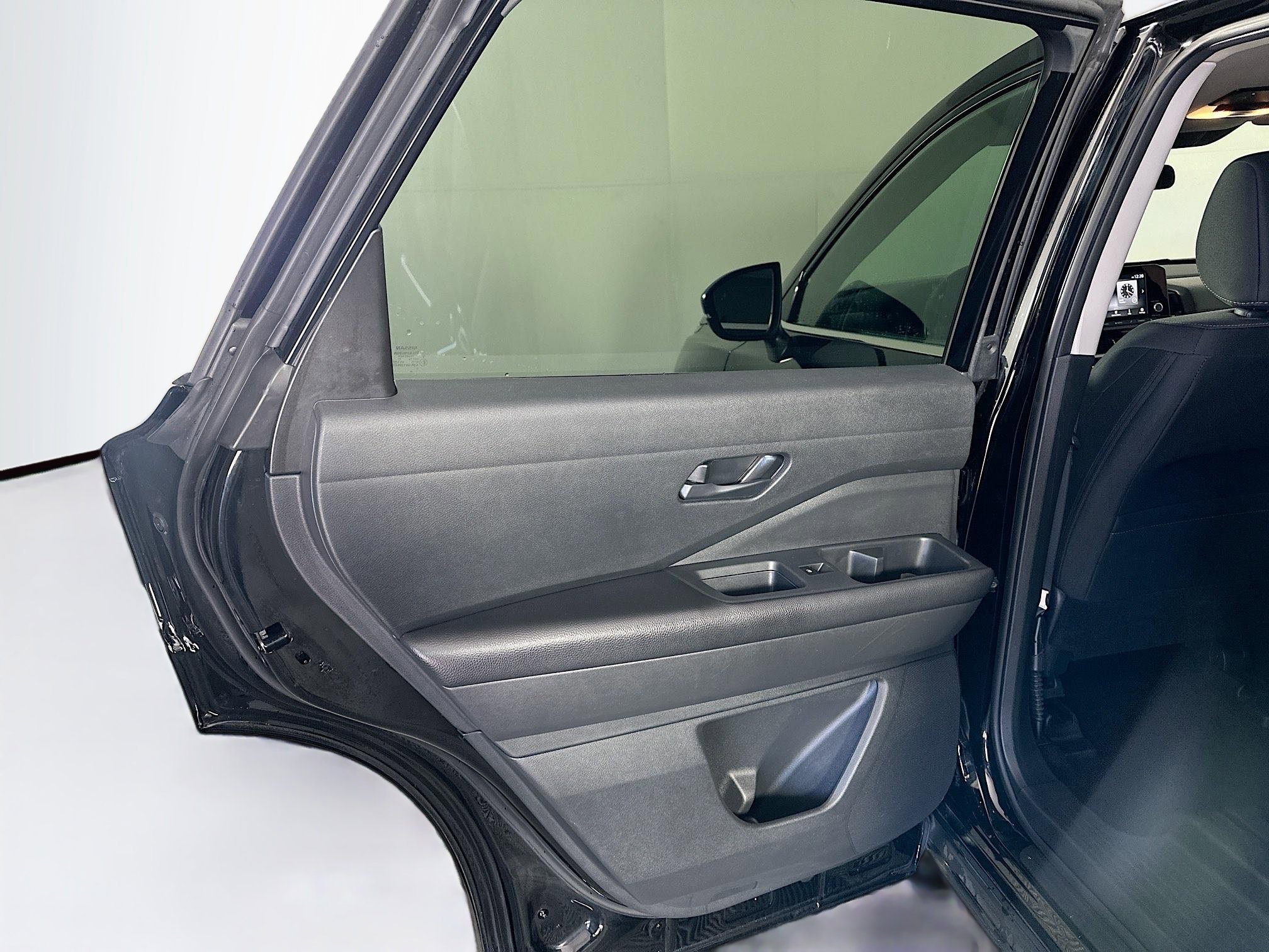 Used 2024 Nissan Pathfinder SV image 26