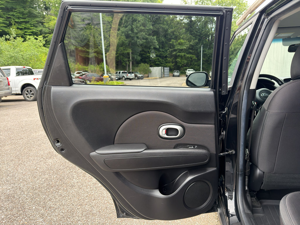 Used 2017 Kia Soul FWD image 12