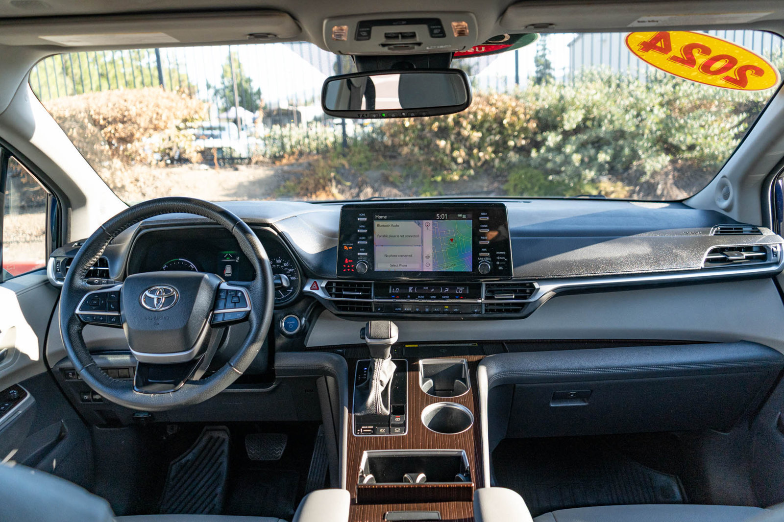 Certified 2024 Toyota Sienna XLE w/ XLE Plus Package FWD image 17