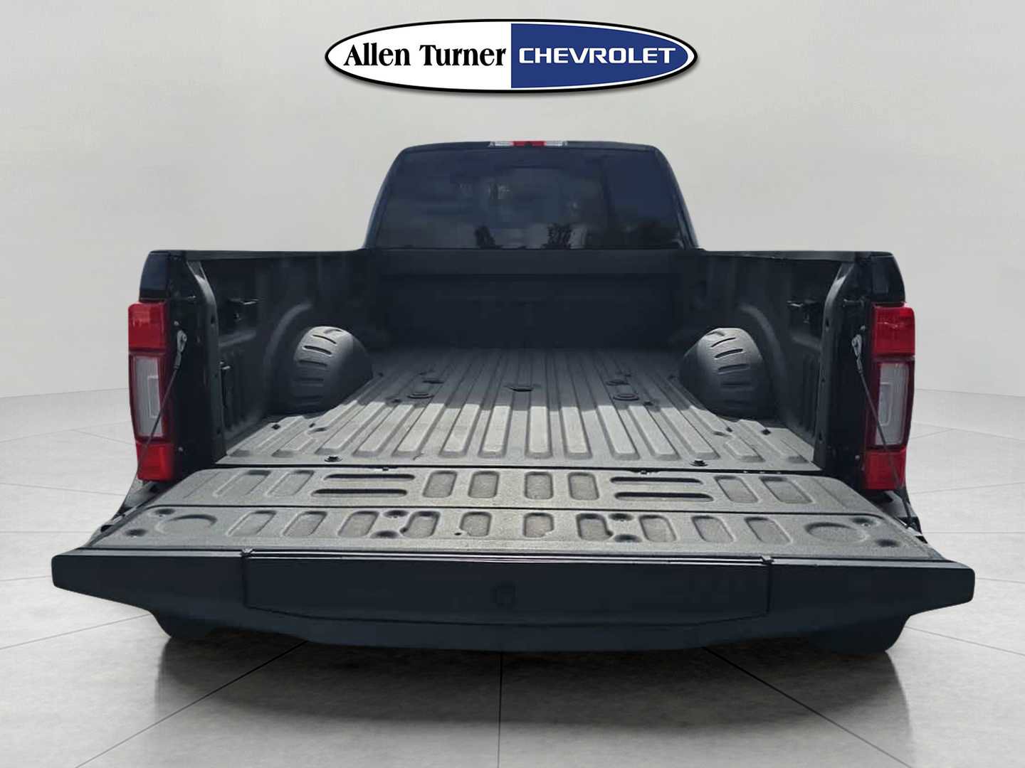 Used 2022 Ford F450 Platinum w/ FX4 Off-Road Package image 7