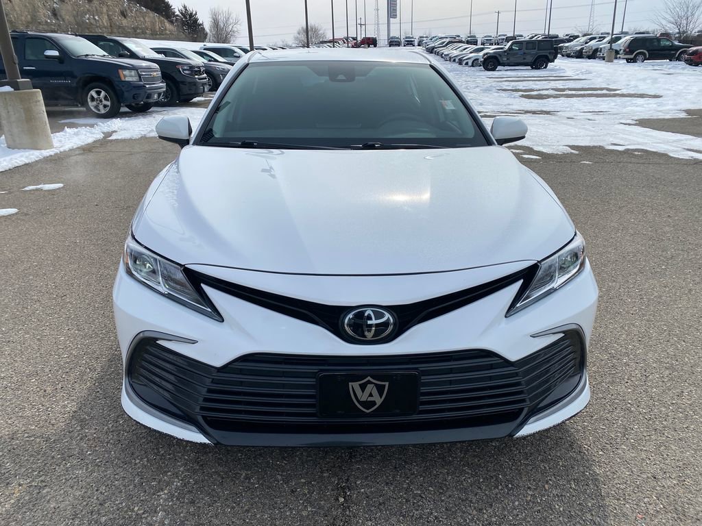 Used 2024 Toyota Camry LE image 9