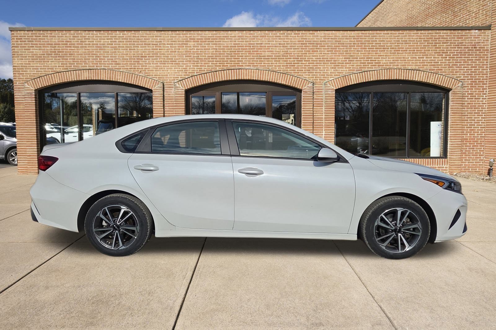 Used 2023 Kia Forte LXS image 2