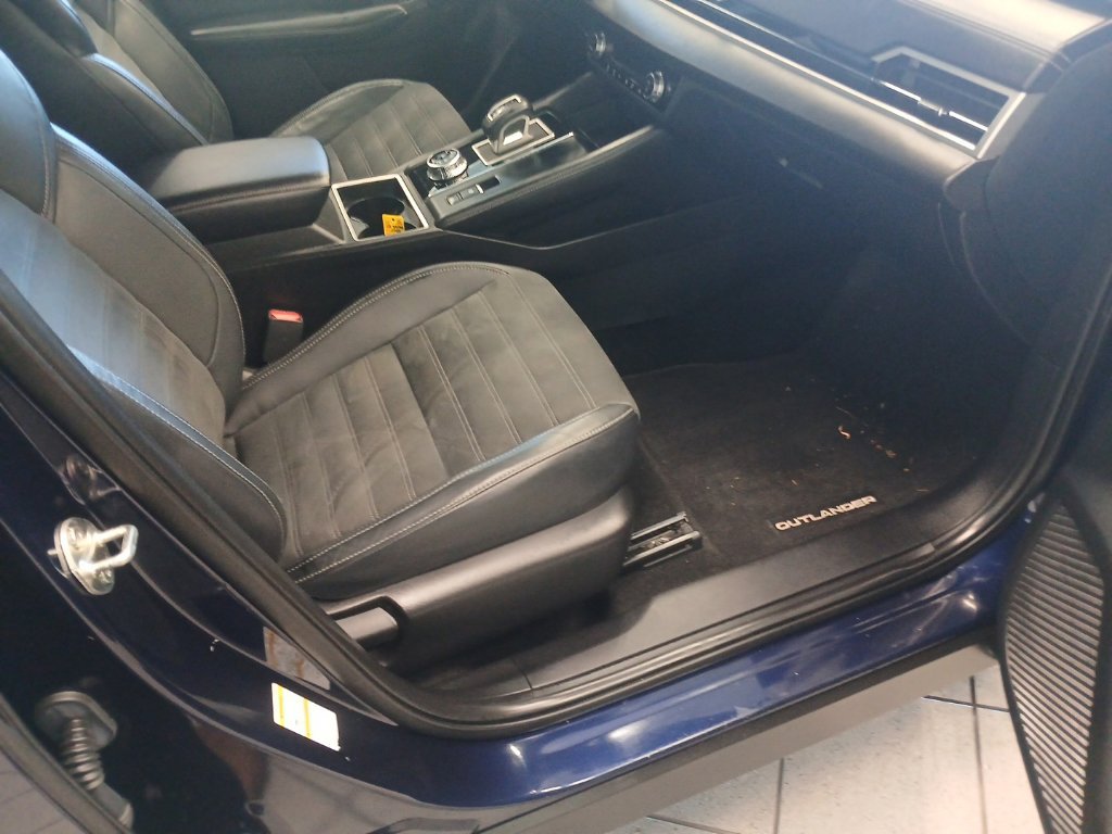 Used 2022 Mitsubishi Outlander SE AWD/4WD image 17