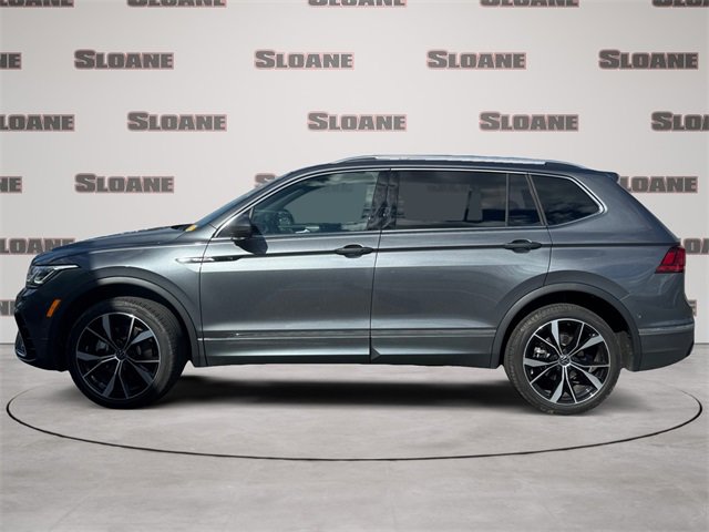 Used 2024 Volkswagen Tiguan SEL R-Line image 2