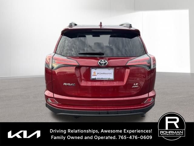 Used 2018 Toyota RAV4 LE image 5