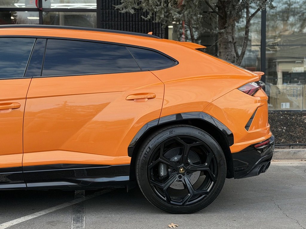 Used 2021 Lamborghini Urus image 11
