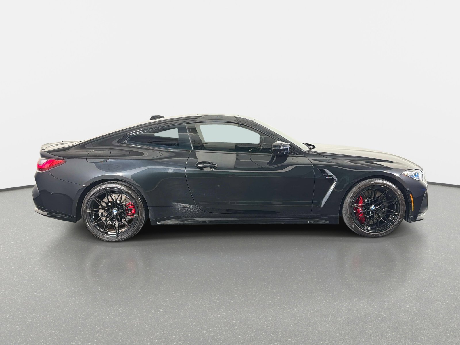 Used 2022 BMW M4 Coupe RWD image 2