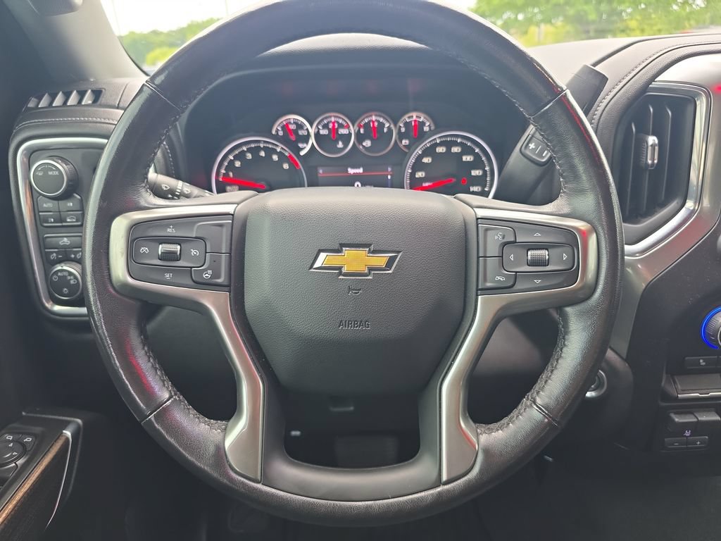 Used 2021 Chevrolet Silverado 1500 LT AWD/4WD image 15