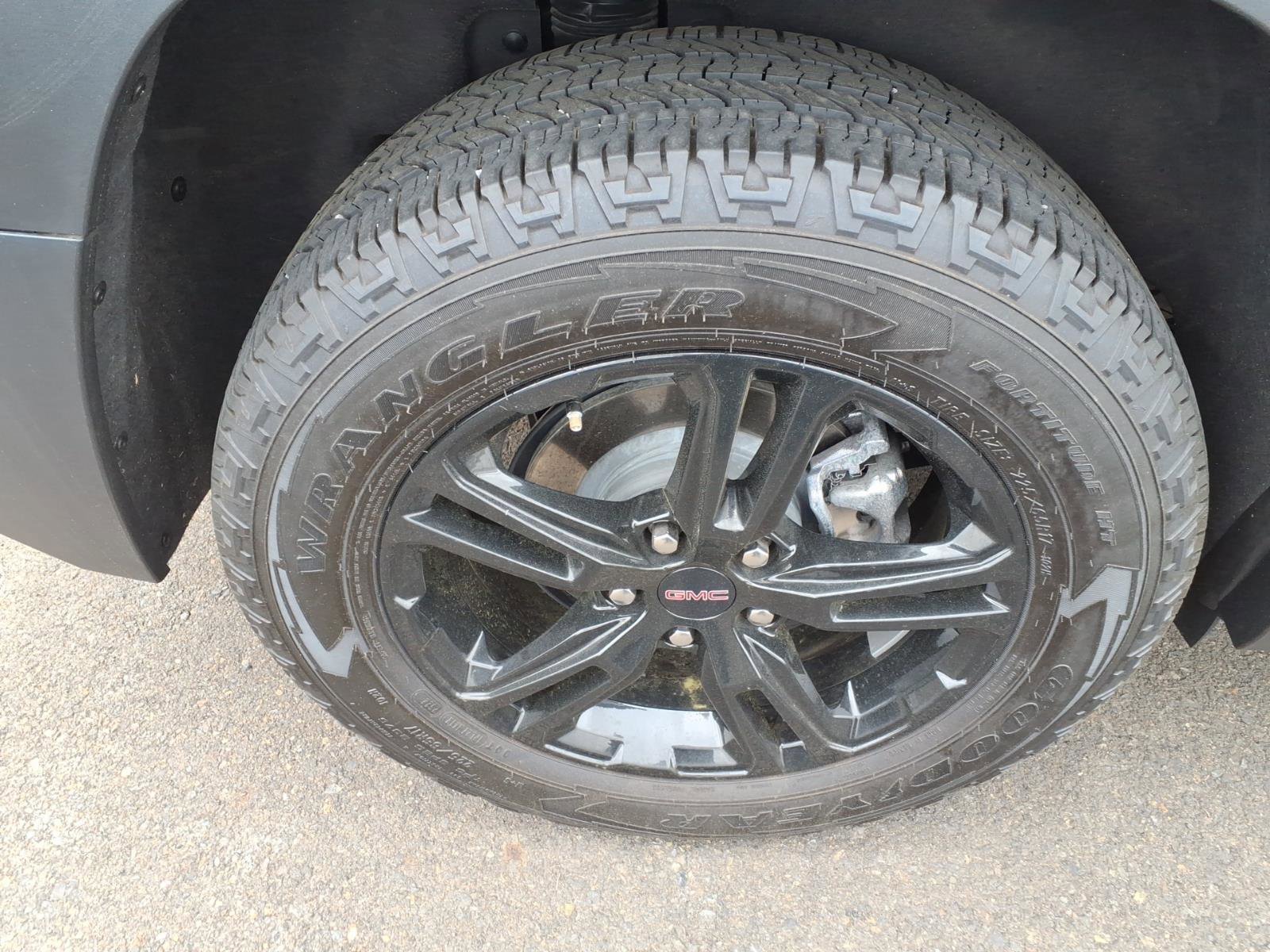 Certified 2023 GMC Terrain AT4 AWD/4WD image 16