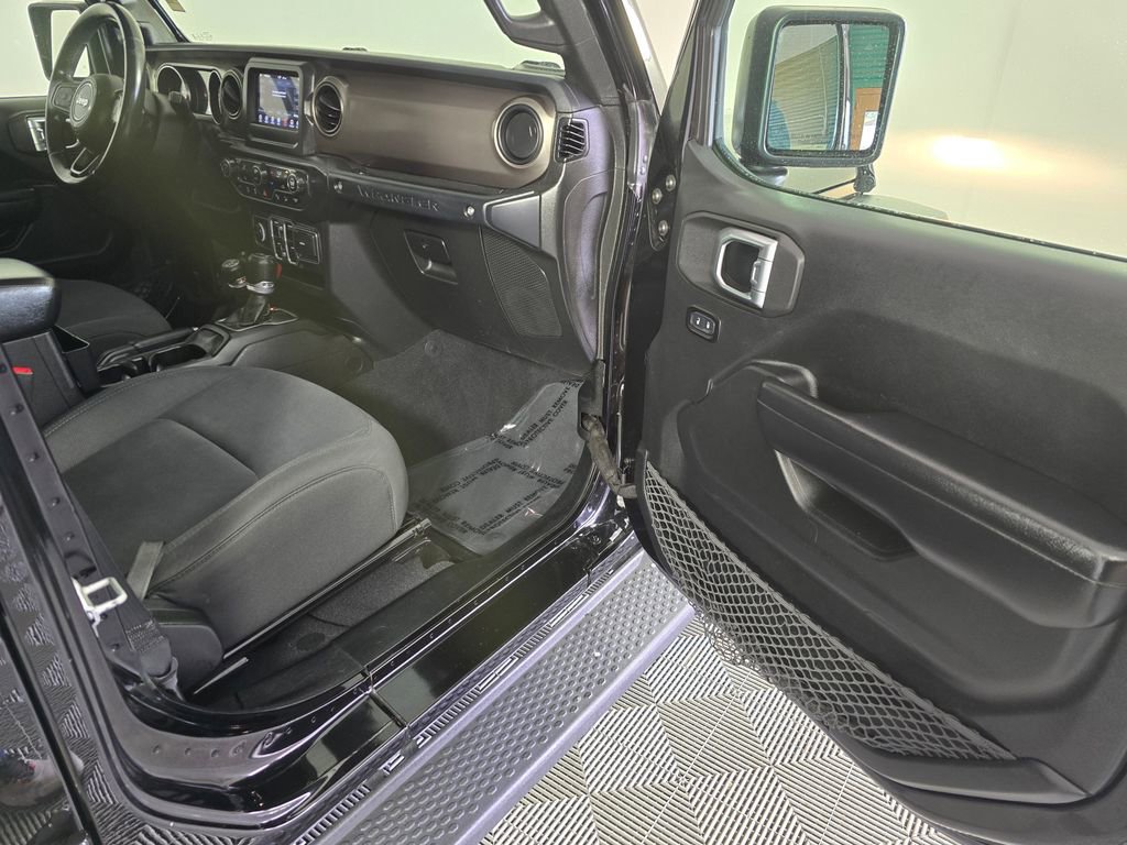 Used 2018 Jeep Wrangler Unlimited Sport S AWD/4WD image 12