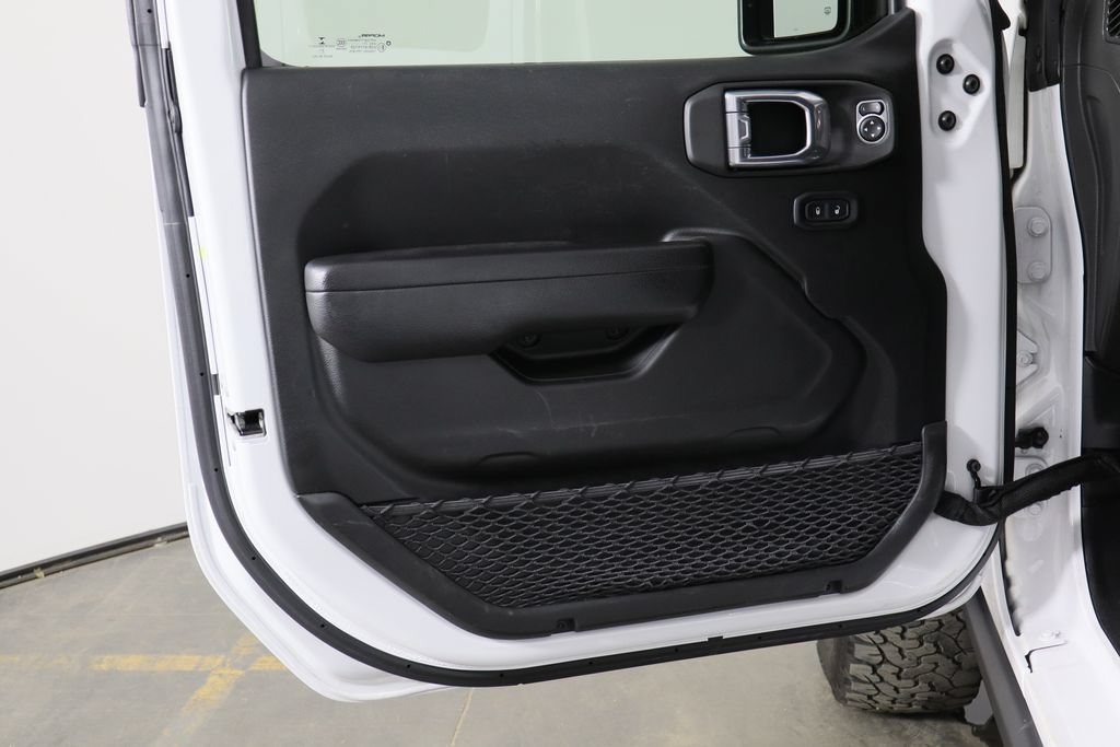 Used 2022 Jeep Wrangler Unlimited Rubicon AWD/4WD image 17