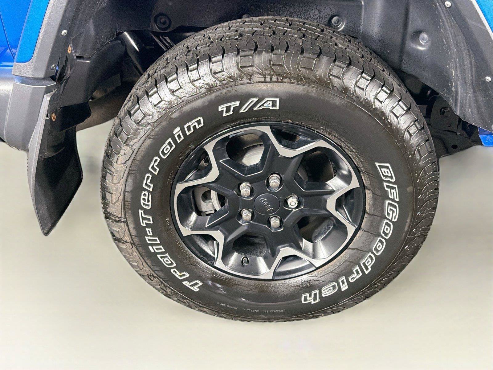 Used 2021 Jeep Wrangler Unlimited Rubicon 4xe w/ Steel Bumper Group AWD/4WD image 35