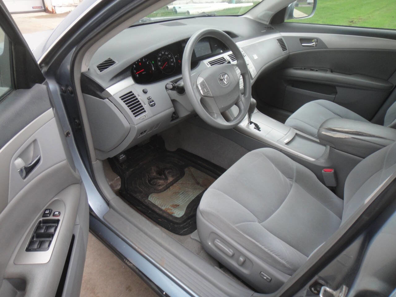 Used 2010 Toyota Avalon XL image 13