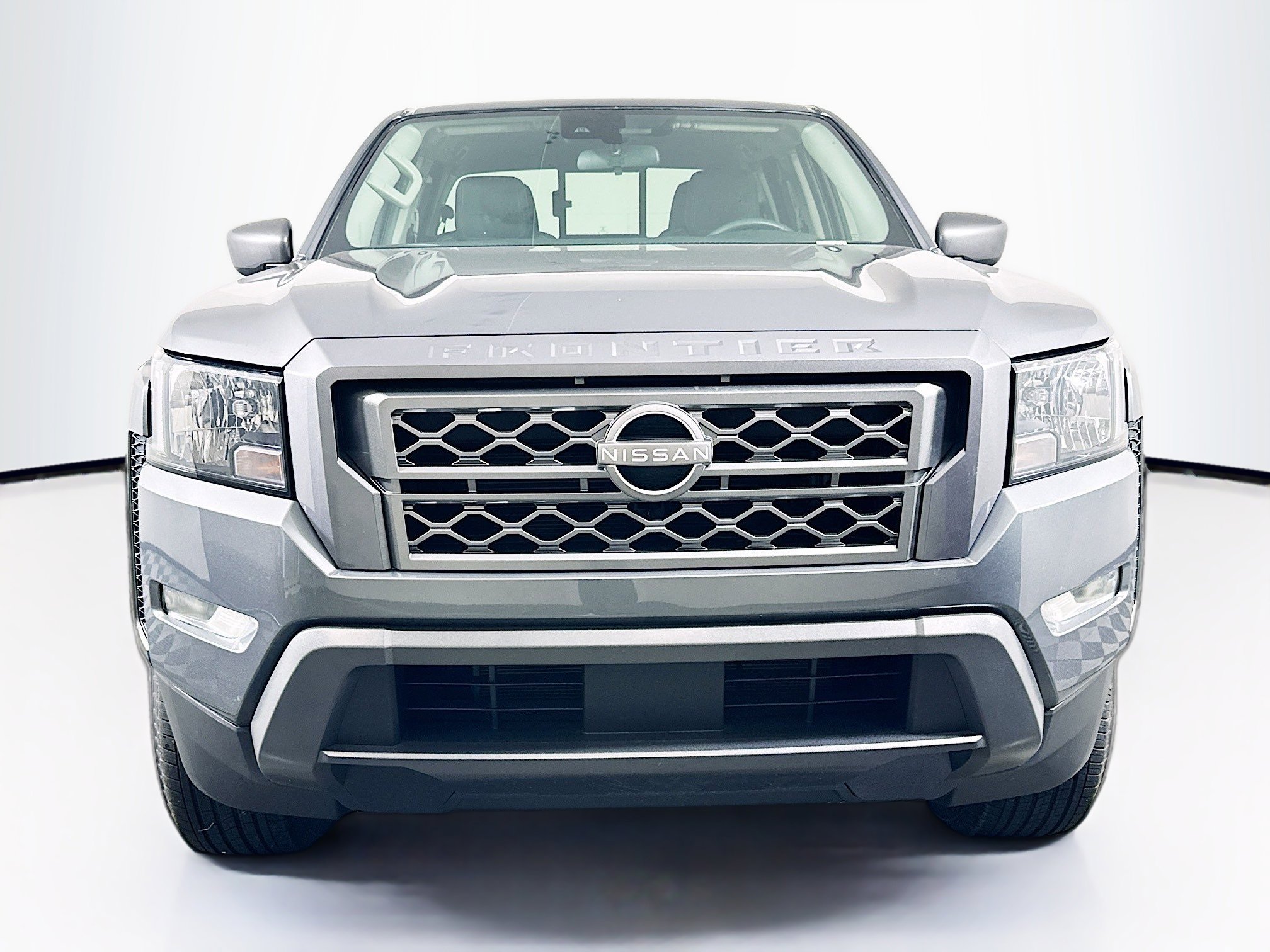 Used 2024 Nissan Frontier SV w/ SV Convenience Package image 2