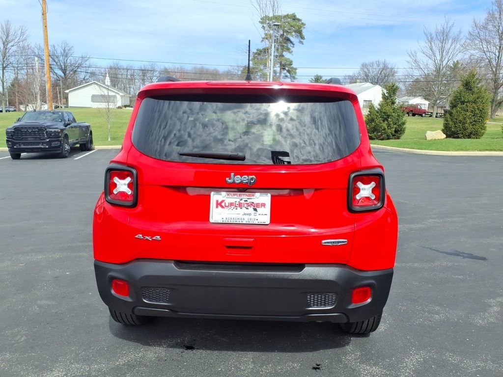 Used 2022 Jeep Renegade Latitude w/ Convenience Group AWD/4WD image 4